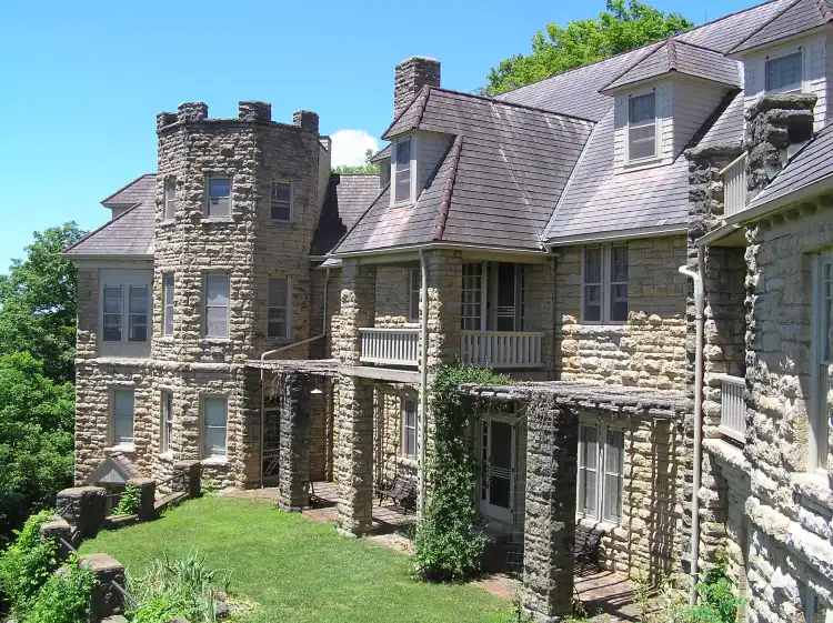 Hotels in Pettis County