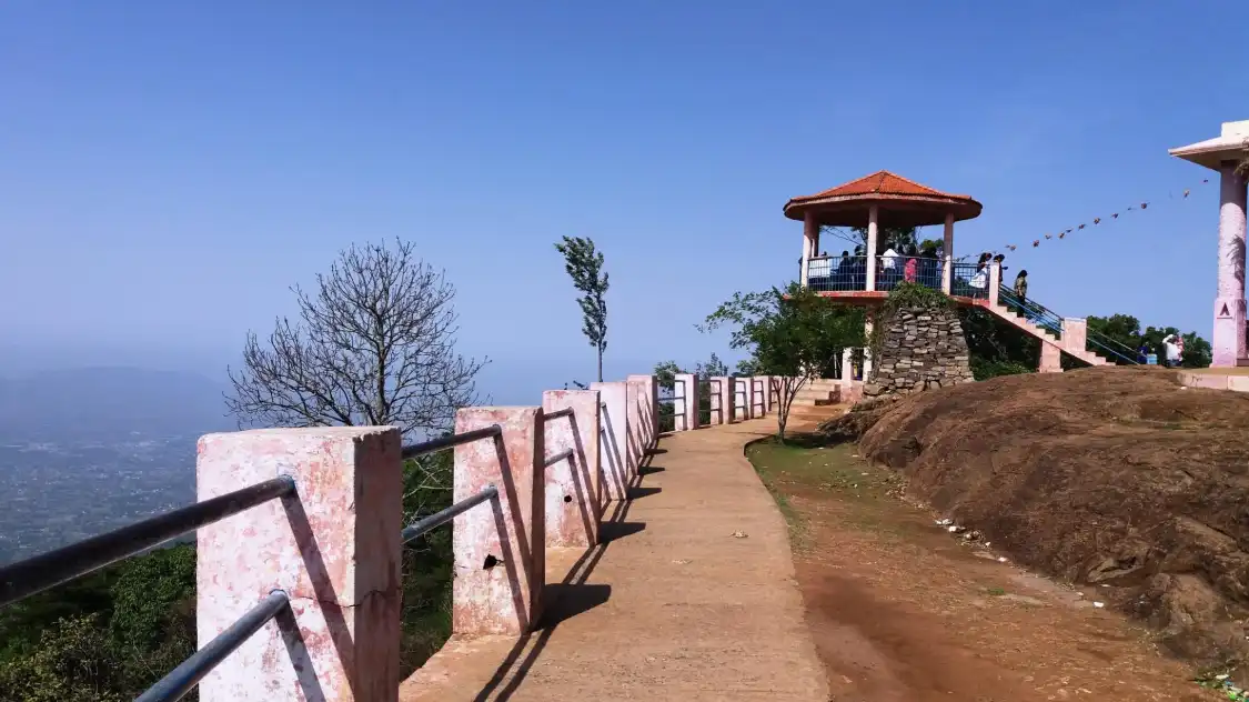 Hotels near Pagoda point