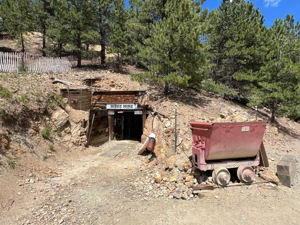 Hidee Gold Mine Tours and Panning