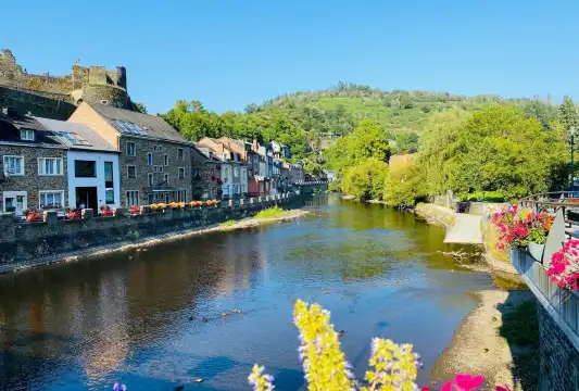 Hotels near Barrage de Nisramont