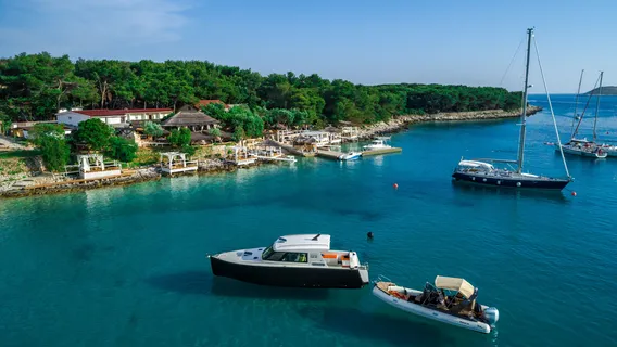 Hello Blue Cave - Boat Tours