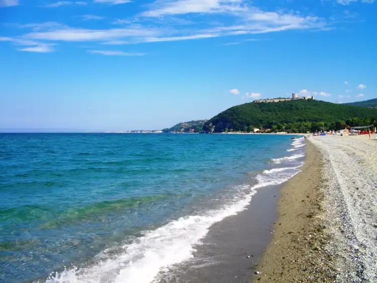 Hotels in Nea Mesangala
