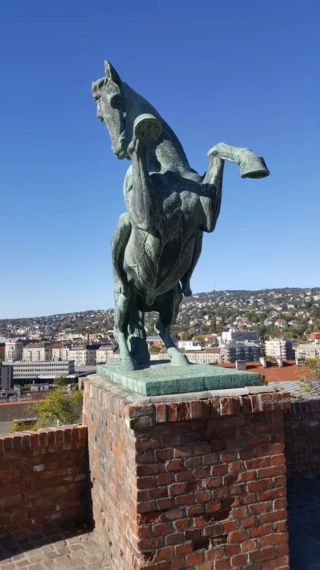 1_Memorial to the second transylvanian hussars