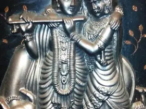 Thakur Dwara Temple road
