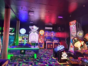 Brock's Bowl & Pizzeria