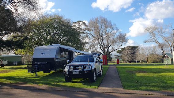 Lakes and Craters Holiday Park