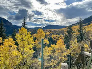 Rocky Mountain Lodge