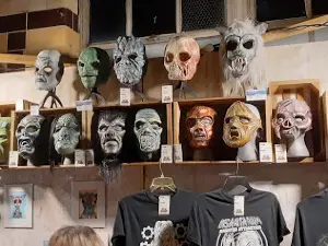 Insanitarium Haunted Attraction