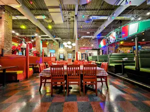 East Side Mario's - Halifax - Bayer's Lake