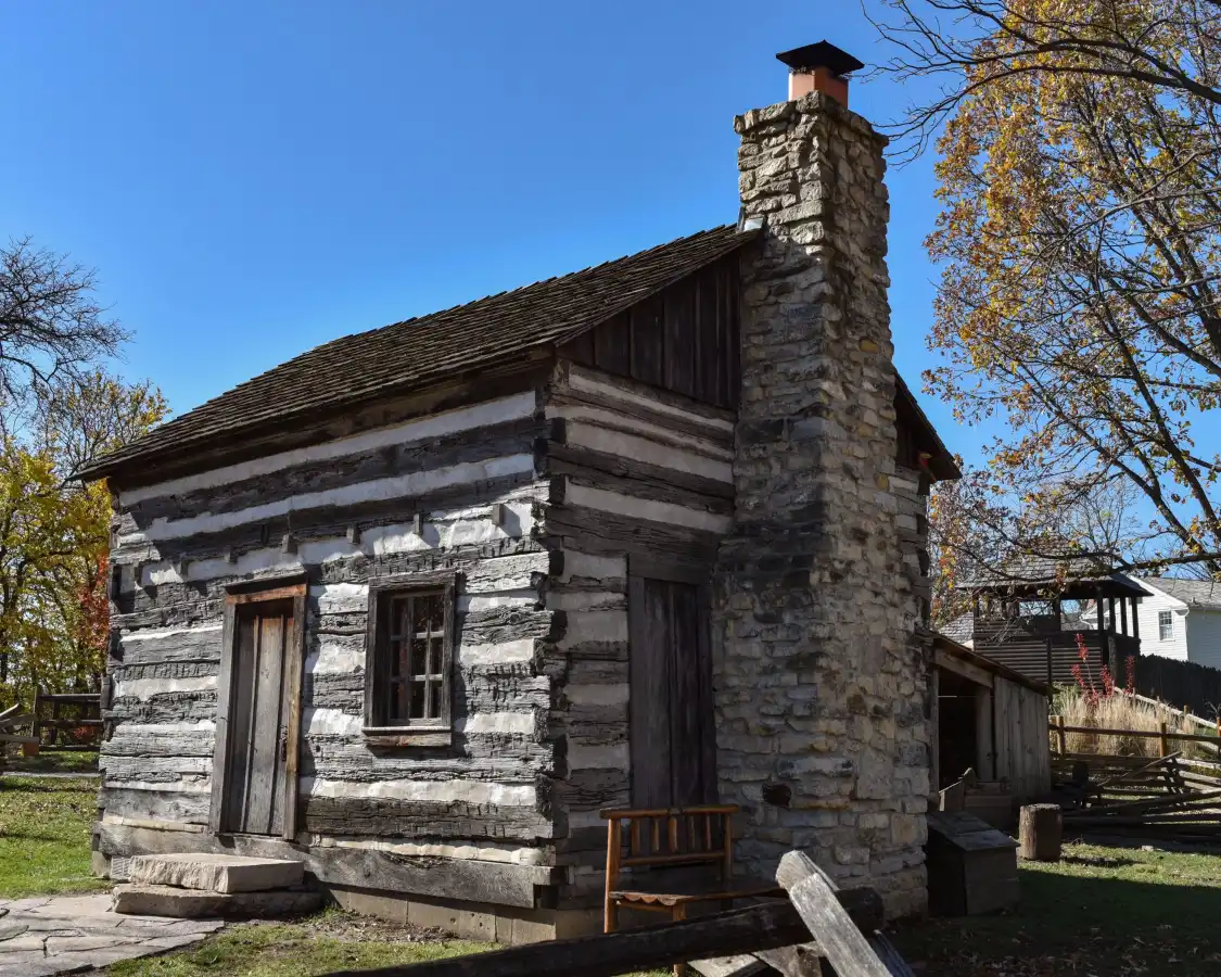 Hotels near Naper Settlement