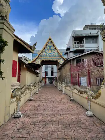 โรงแรมใกล้วัดแสนฝาง