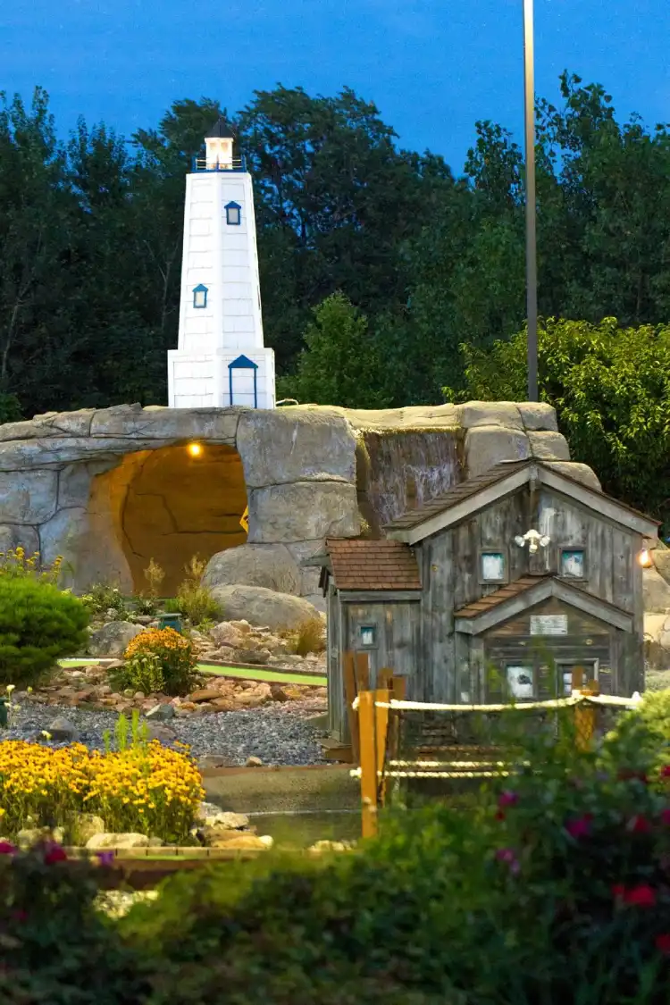 Hotels near Pucker Up Candy Shoppe