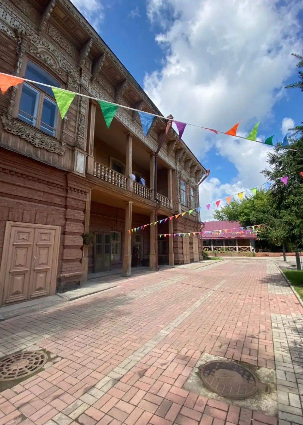 Hotels near Tomsk Literature Museum of Shishkov