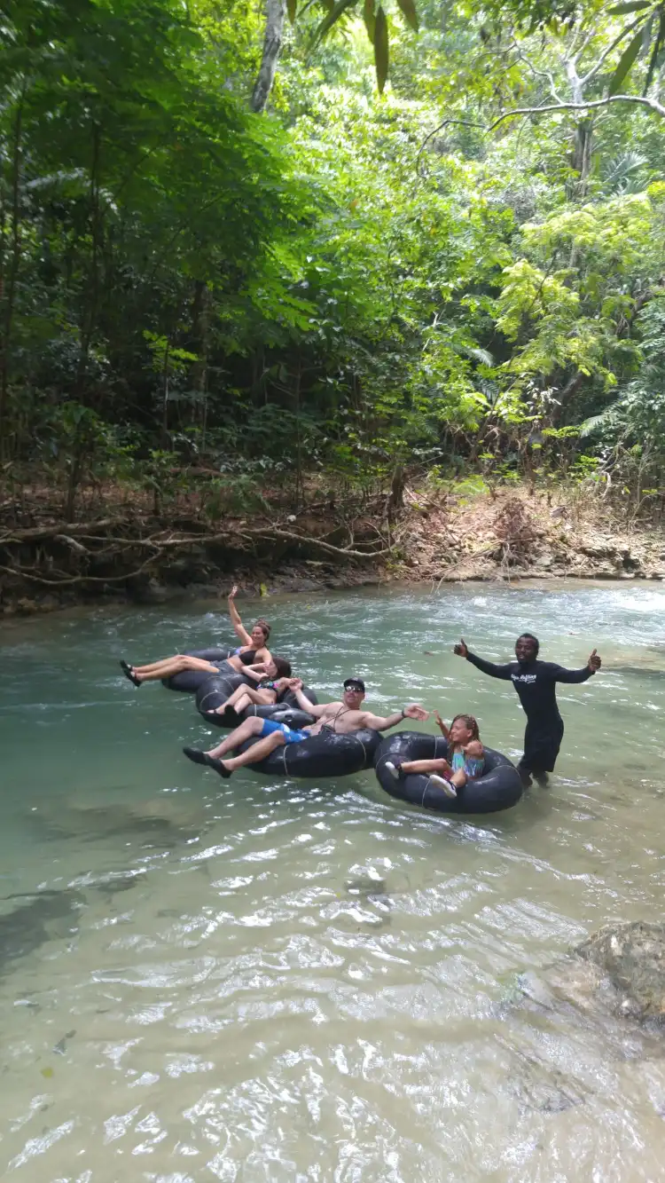 Các khách sạn gần Dr.Fun Tours
