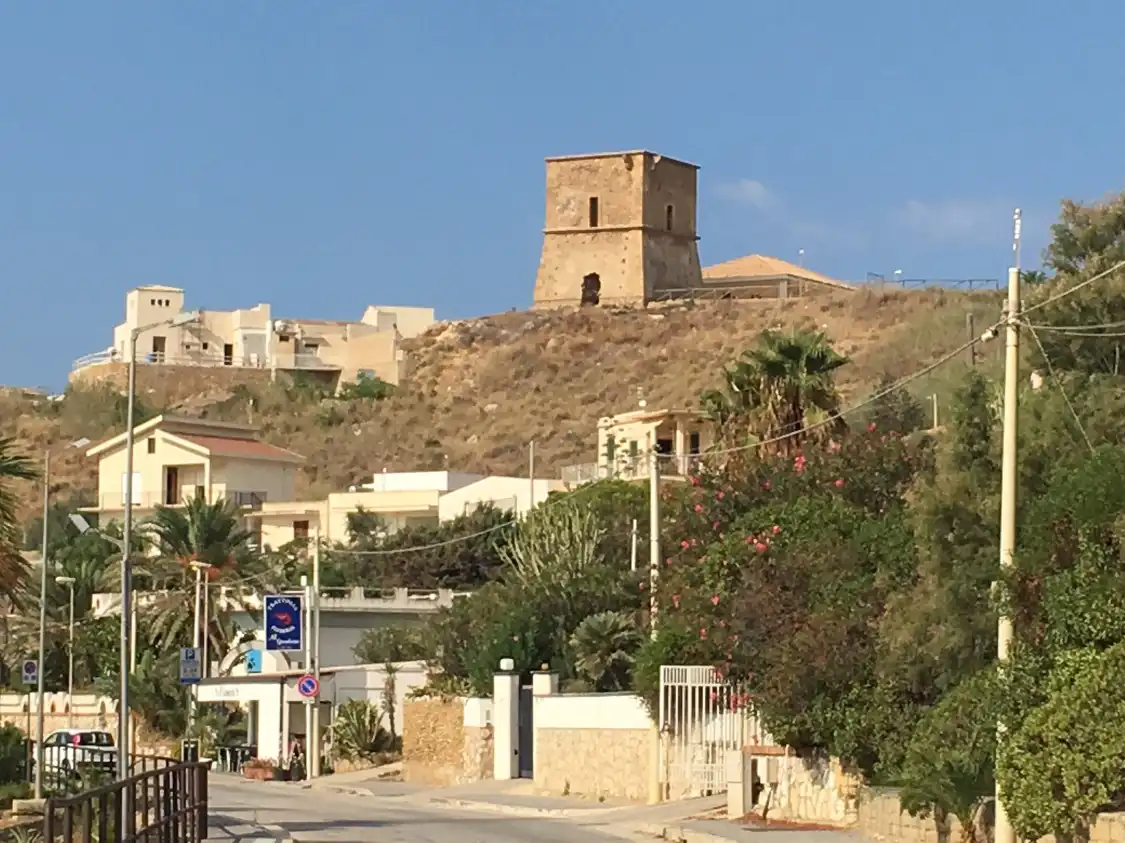 Hotels near Torre di Porto Palo