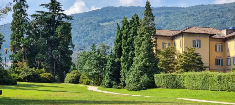 Hotels near Villa Fedora
