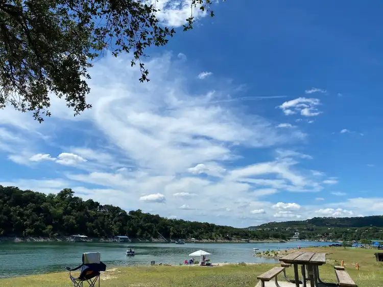 Hotels in Jonestown