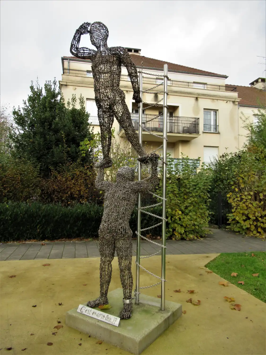 Hotels near Sculpture de Jacky Poulier