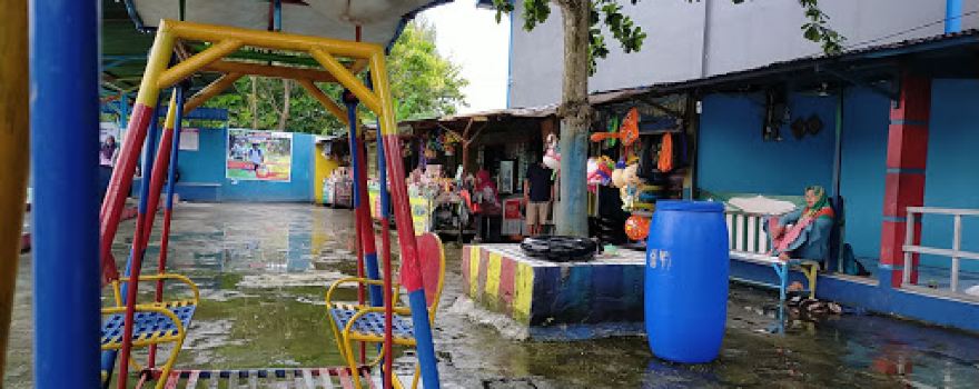 Kolam Renang Mercedes