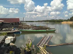 Wisata Danau Seluluk