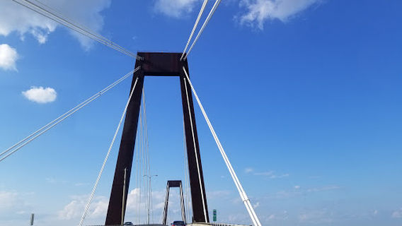 Парк Уэстбанк Бридж