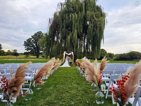 Springbrook Events - Central Wisconsin Vintage Barn Wedding & Event Venue
