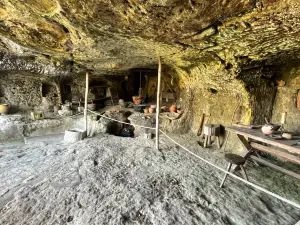 Roque Saint-Christophe Fort et Cite Troglodytiques