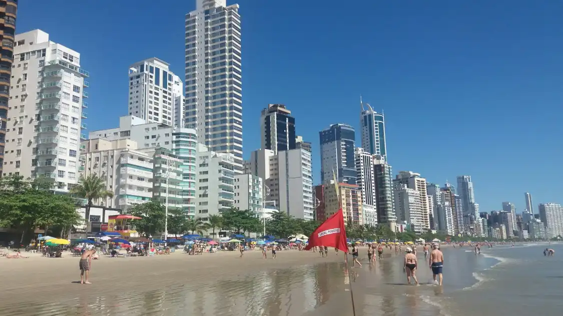 Отели рядом с достопримечательностью «Avenida Atlantica»