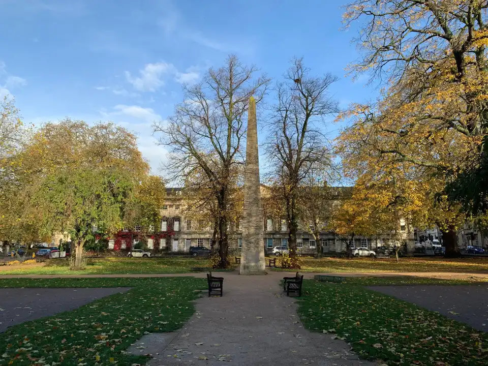 1_Queen Square