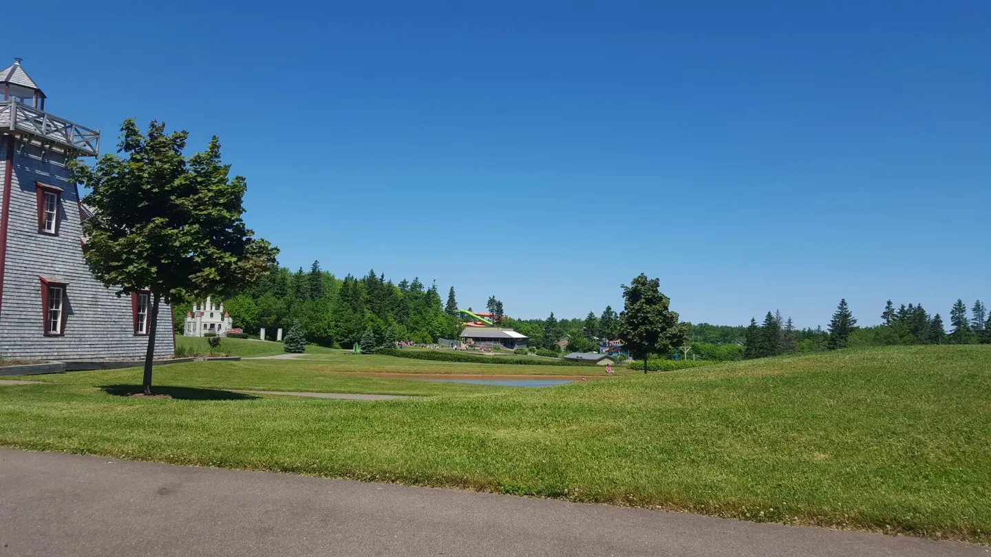 1_Shining Waters Family Fun Park