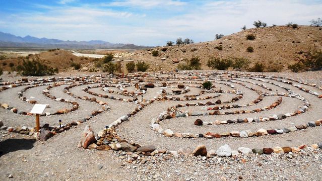 Laughlin Labyrinths