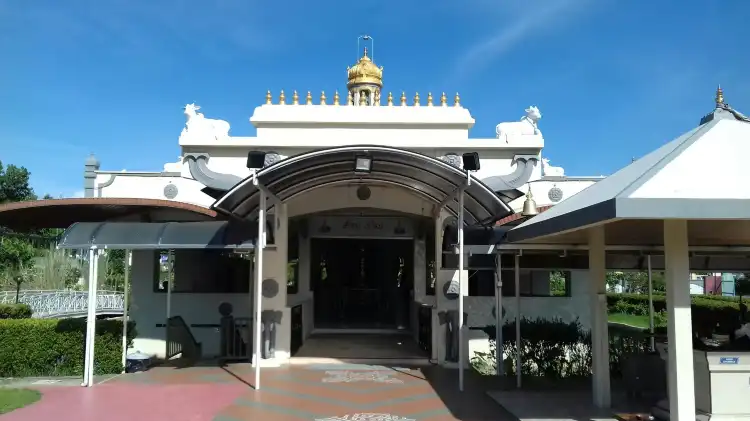 Hotels near Sri Pasupathinath Alayam