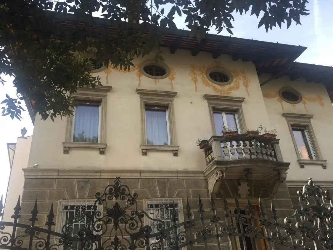 Hotel in zona Casa Giacomuzzi di Via Marinoni