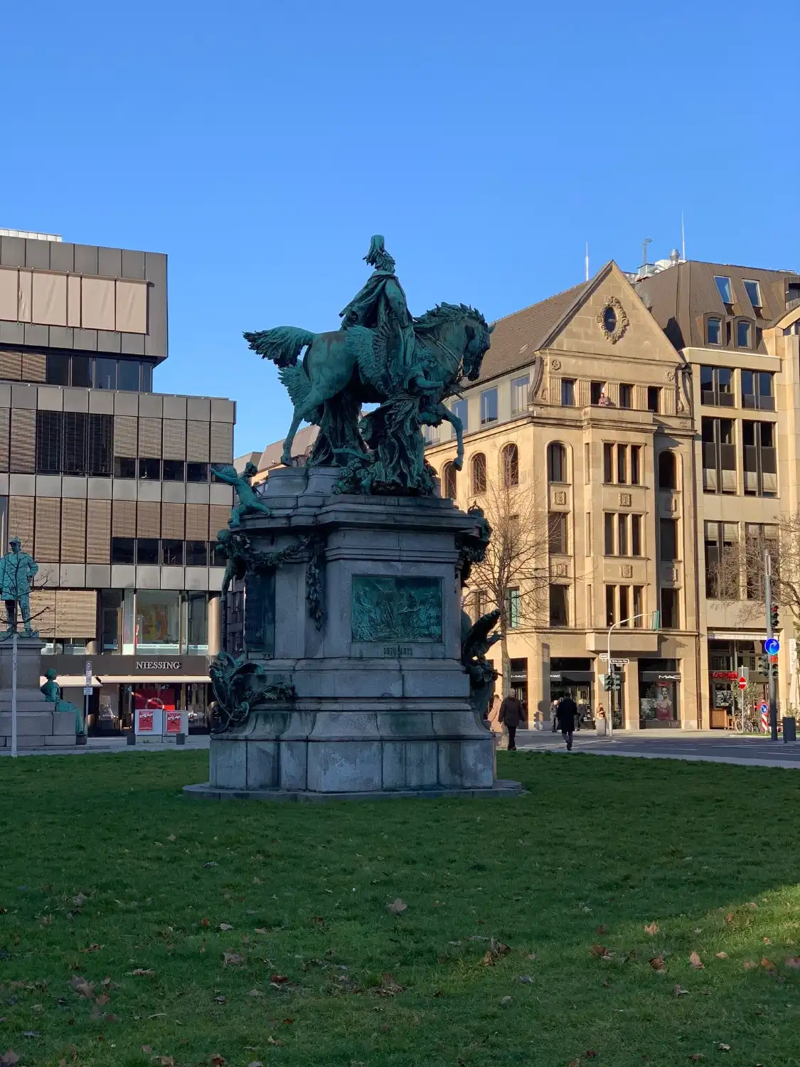 โรงแรมใกล้Denkmal Kaiser Wilhelm I.