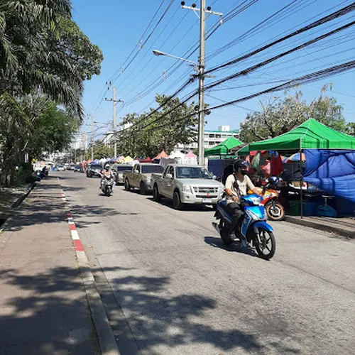 ตลาดวัดกระจับพินิจ