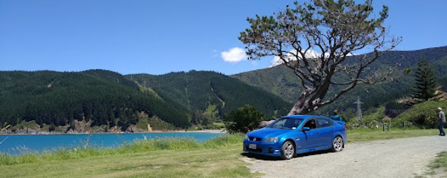 Waikutakuta / Robin Hood Bay