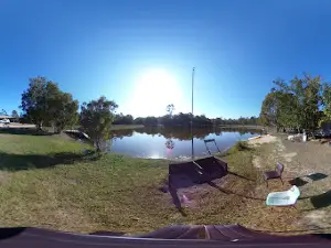 Baffle Creek Fishing Lodge and Camping (Midskinrick Lodge)