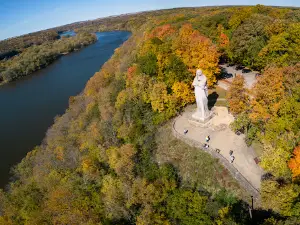 Black Hawk Statue