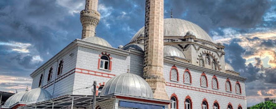 Şehitler Cami