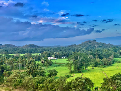 Minneriya Wewa - Bathing Place (නාන තොටුපල)