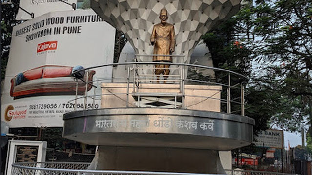 Karve Statue