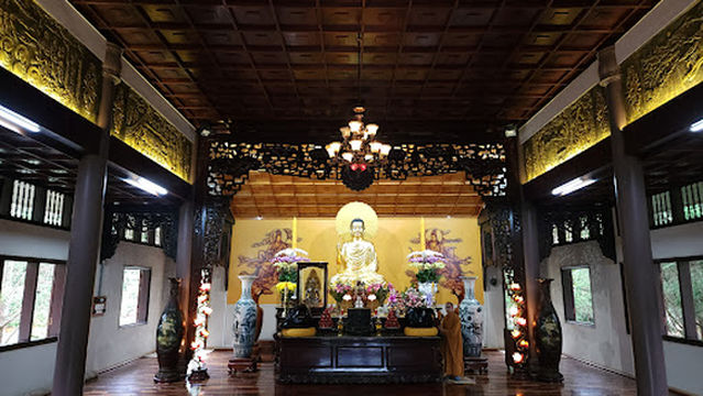 Trúc Lâm Phụng Hoàng Zen Monastery