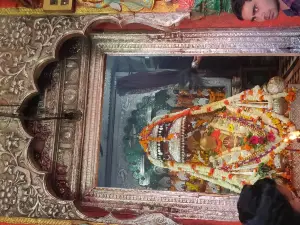 Shri Hanuman Garhi Mandir