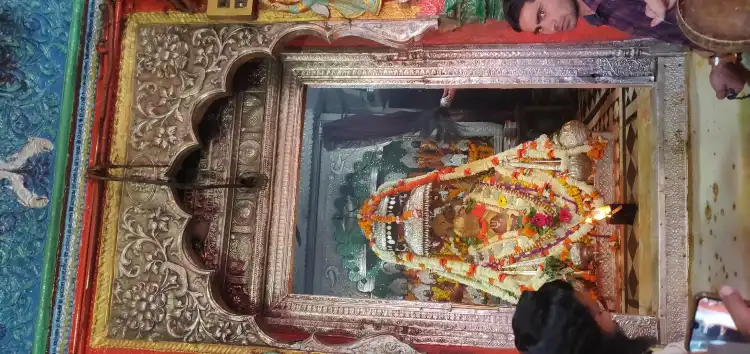 Hotels near Shri Hanuman Garhi Mandir