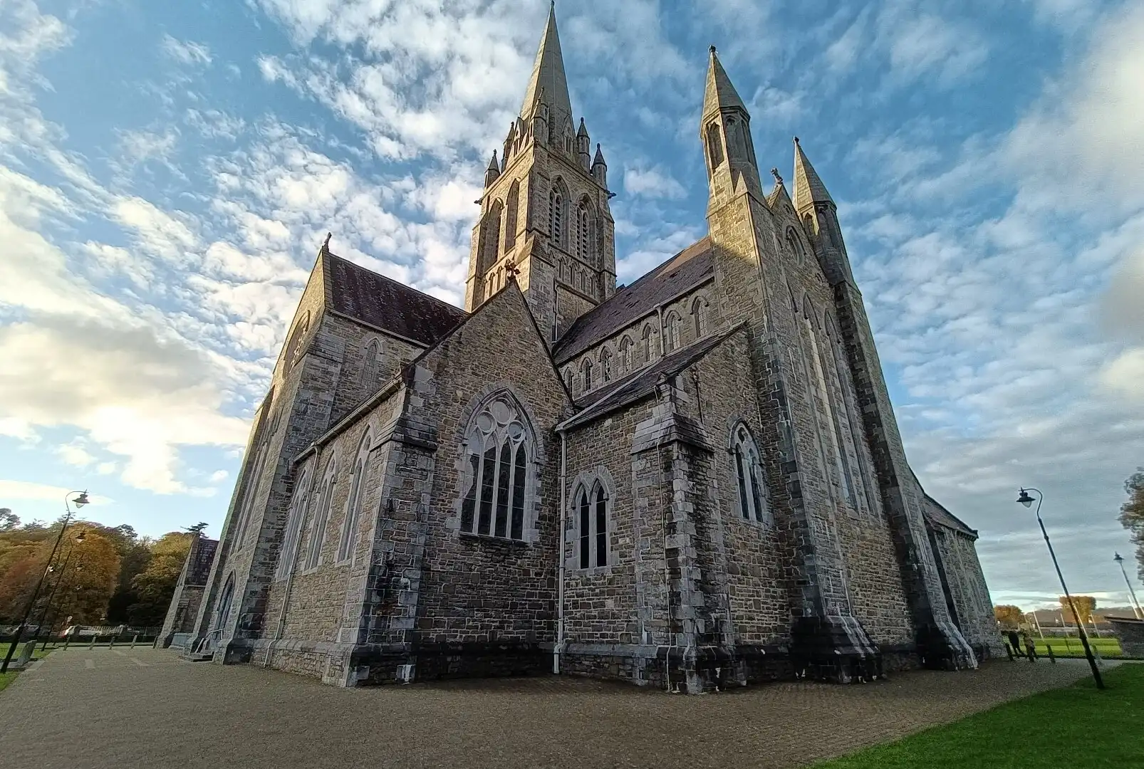 Hotels near St Mary’s Cathedral