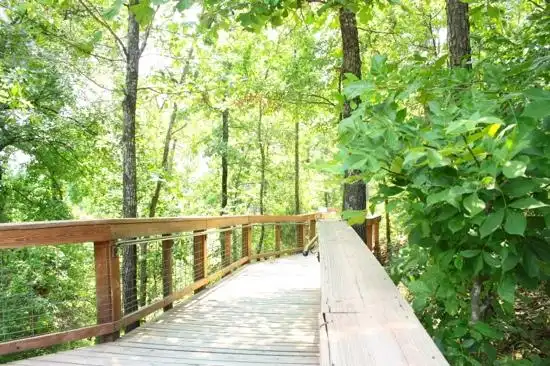 Hotels near AGFC Forrest L. Wood Crowley's Ridge Nature Center