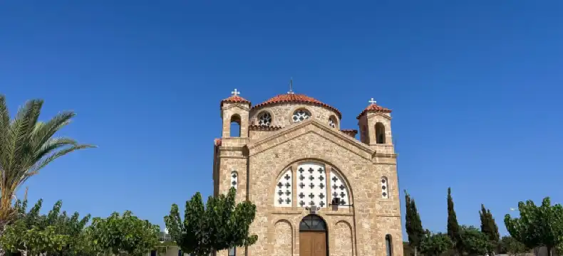 Các khách sạn gần Bãi biển Trinity