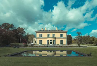 Tourin House