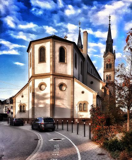 Compare 5 airports near Illkirch-Graffenstaden