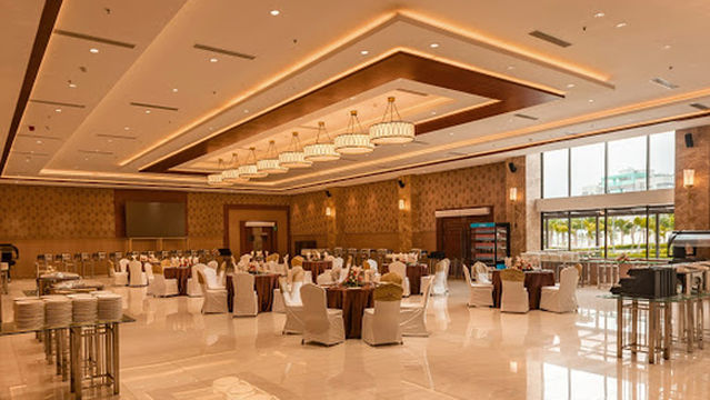 M Weddings & Conventions